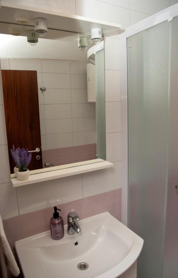 Sara Apartments Makarska Bagian luar foto